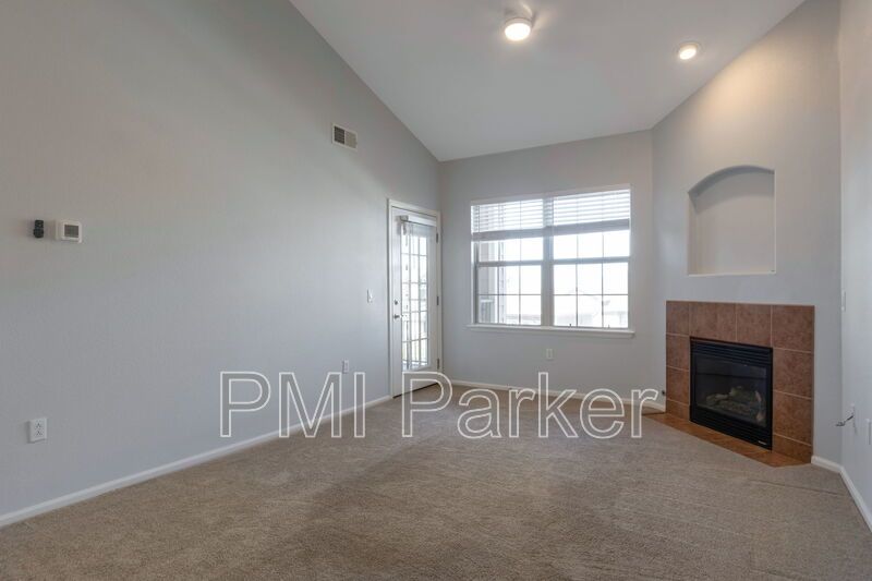 Clean and cozy condo for lease with garage property image