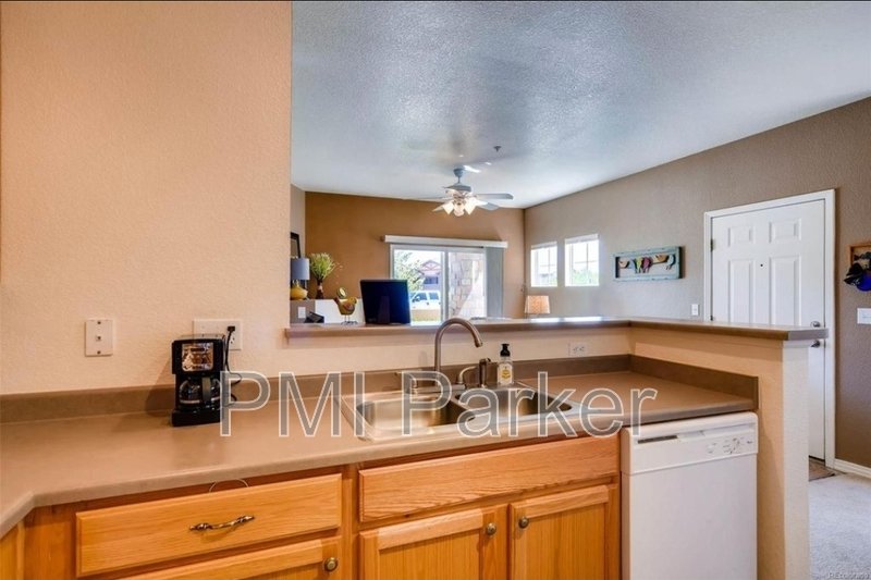 Cozy condo for lease property image