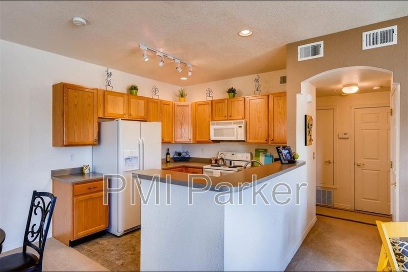 Cozy condo for lease property image