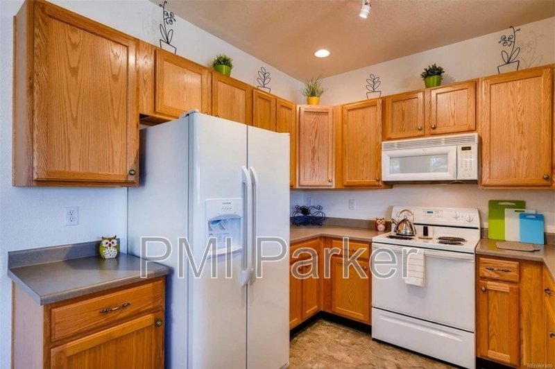 Cozy condo for lease property image