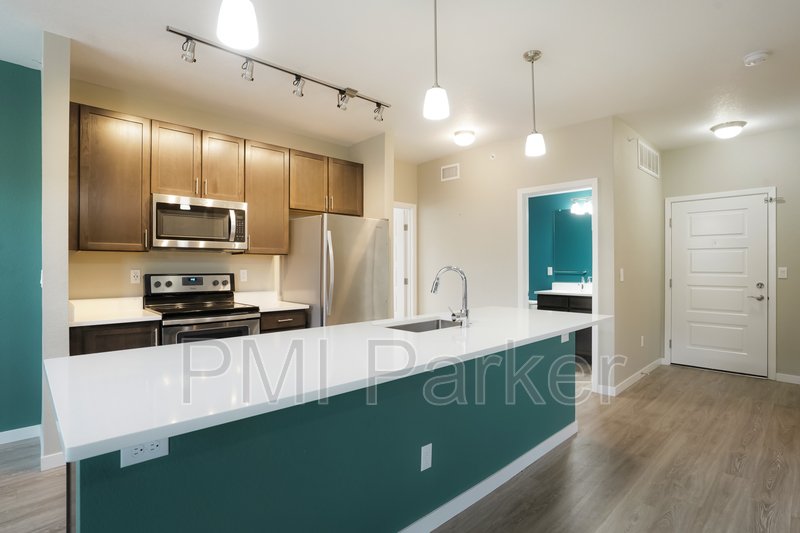 Beautiful Condo For Lease with Garage property image