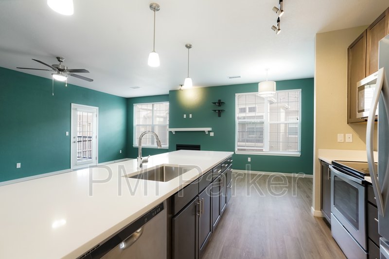 Beautiful Condo For Lease with Garage property image