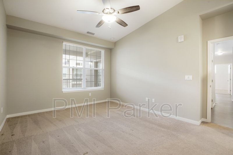 Beautiful Condo For Lease with Garage property image