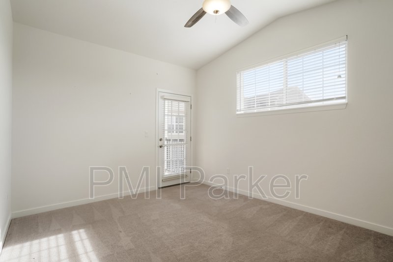 Beautiful Condo For Lease with Garage property image