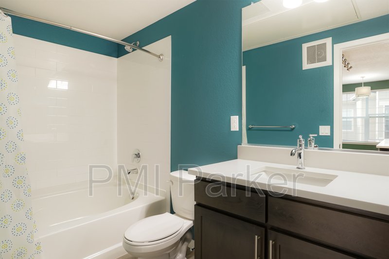 Beautiful Condo For Lease with Garage property image