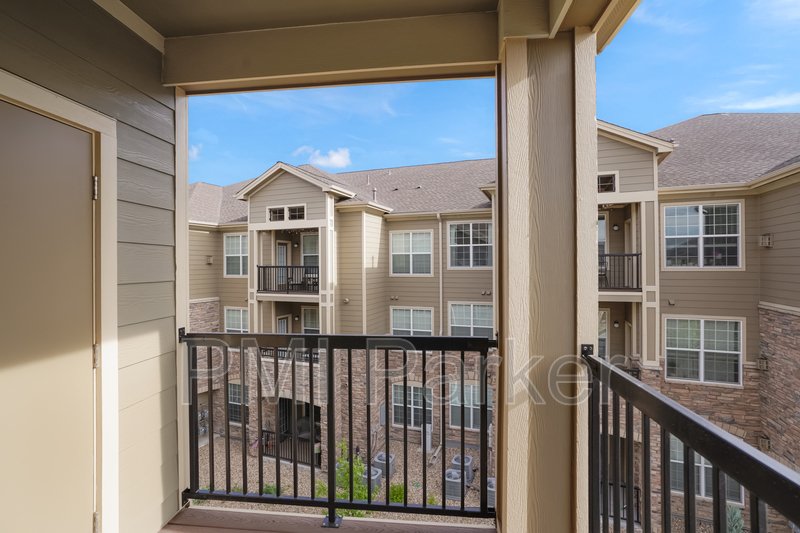 Beautiful Condo For Lease with Garage property image